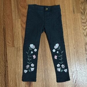 H&M Girls Charcoal Grey Floral Leggings- size 4-5Y